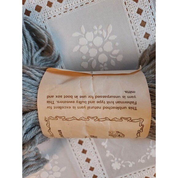 Bemidji Woolen Mills Homespun Yarn 100% Virgin Wool 4 Ply 225 Yds 4 Oz Gray - Picture 3 of 3